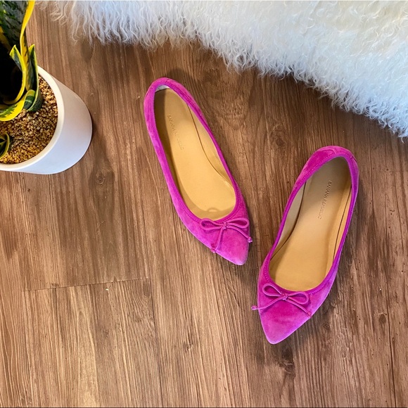 Banana Republic Shoes - 🍌BANANA REPUBLIC Pointy-Toe Suede Flats w/ Bow